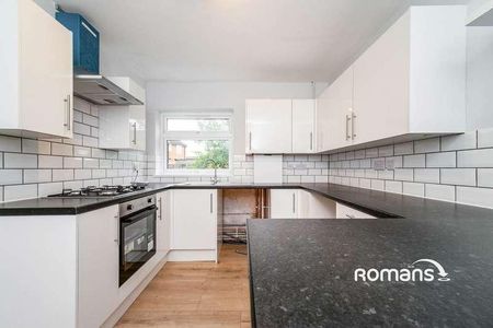 Beta Road, Farnborough, GU14 - Photo 2
