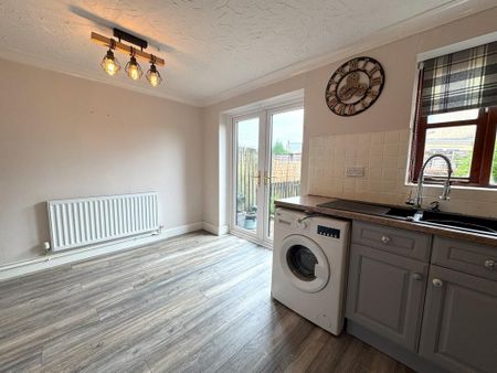 2 bedroom terraced house to rent - Photo 2