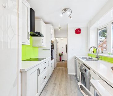 3 bedroom semi-detached house to rent - Photo 3