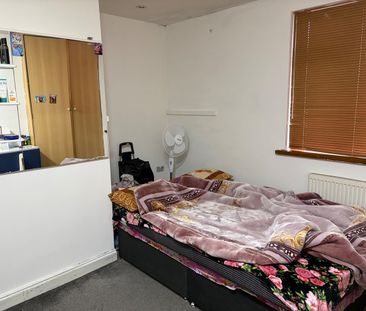 2 Bed Terraced House, Prestwold Road, LE5 - Photo 3