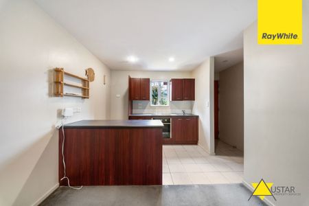 Bright and Spacious 2-Bedroom Unit in a Convenient New Lynn Location - Photo 2