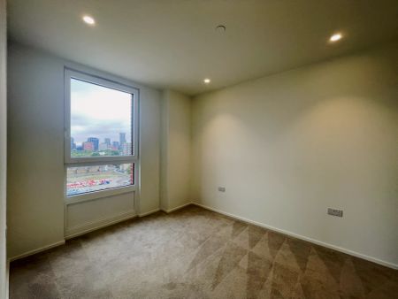 2 Bedroom 2 Bathroom Flat706 - Photo 3
