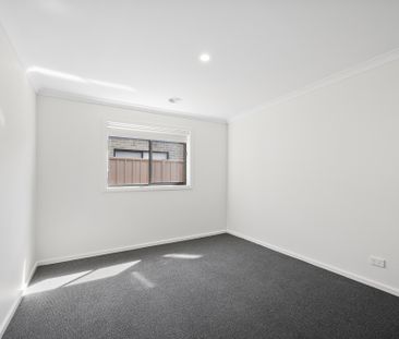 Stylish 4 Bedroom Home - Photo 6