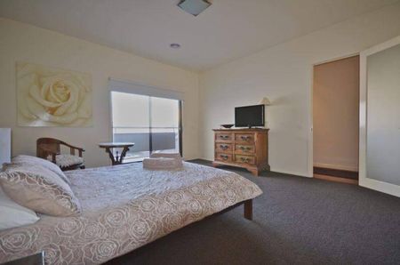 FULLY FURNISHED - UNAVAILABLE UNTIL DECEMBER 2019 - Photo 5