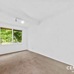 Spacious Family Home - Photo 2