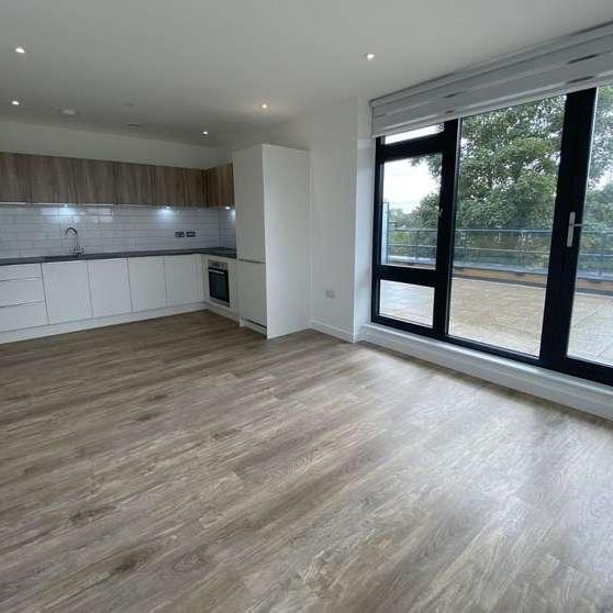 London Road, Staines-upon-thames, Surrey, TW18 - Photo 1