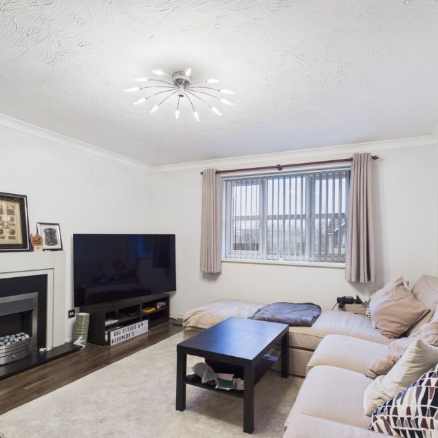 Redford Close, Feltham,TW13 - Photo 1