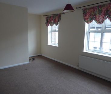2 bedroom terraced house to rent - Photo 3