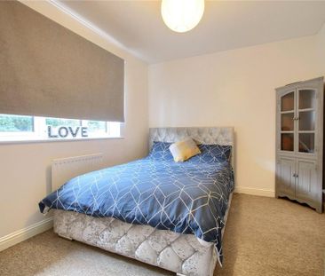 2 bedroom semi-detached house to rent - Photo 5