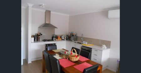 Beautiful and low maintenance. - Photo 5