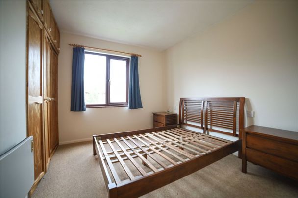Broad Hinton, Twyford, Reading, RG10 - Photo 1