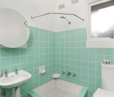 Light & bright studio apartment - Photo 1