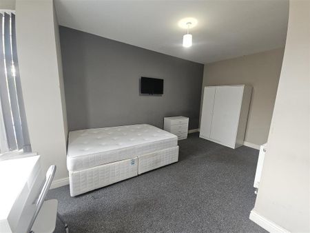 8 bedroom house share to rent - Photo 2