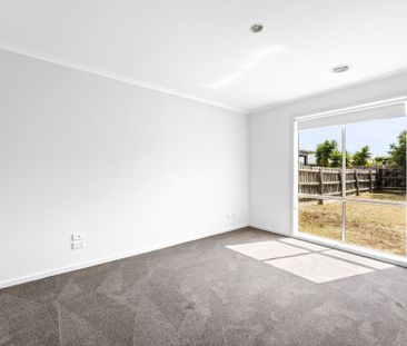 THREE BEDROOM HOME - Photo 4