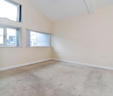 3 bedroom end of terrace house to rent - Photo 3