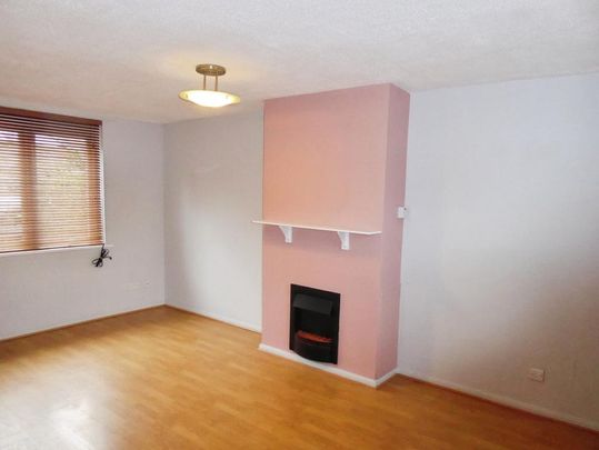 2 bedroom end of terrace house to rent - Photo 1