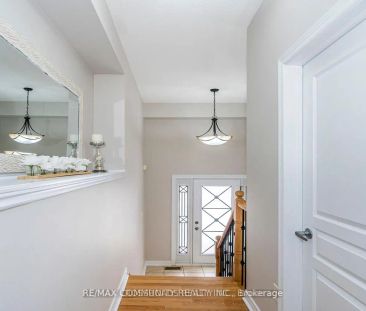 24 COZENS DRIVE - Photo 1