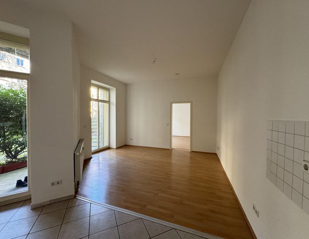 "Charmante 2,5-Raum-Wohnung mit Terrasse in Top-Lage" - Photo 1