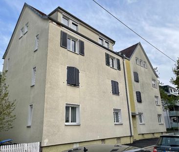 großzügige Stadtwohnung mit Altbau- Charme! - Foto 2