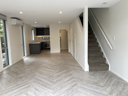 2 plus bedroom 2 level townhouse in wonderful area - Photo 5