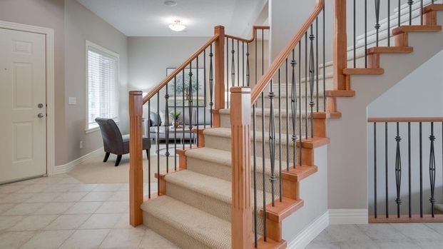 Luxury Living In A Gorgeous Home In Cougar Ridge. - Photo 1
