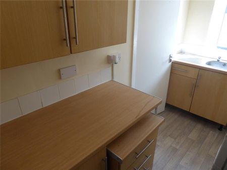 2 bedroom terraced house to rent - Photo 3