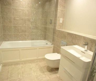 Queens Road, Weybridge, KT13 - Photo 4