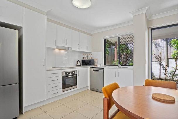 4/15 Rutland Street, Coorparoo QLD 4151 - Townhouse For Rent | Domain - Photo 1