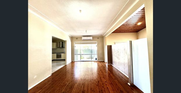 50 Surrey Street, Minto - Photo 1