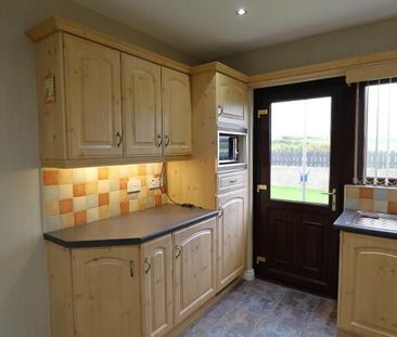 54 Mourneview Park, Kilkeel, BT34 4NB - Photo 4