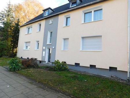 Schöne 2-Zimmer-DG- Wohnung mit Blick ins Grüne! - Foto 2