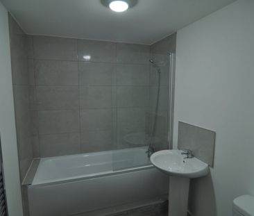 1 bed Apartment - To Let - Photo 4