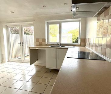 3 bedroom terraced house to rent - Photo 5