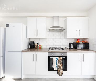 6 bedroom semi-detached house to rent - Photo 5