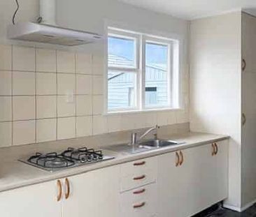 For Rent: Freshly Refreshed 3-Bedroom Home in Prime Location - Photo 2