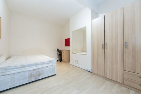 Norwood Grove, Hyde Park, Leeds - Photo 5