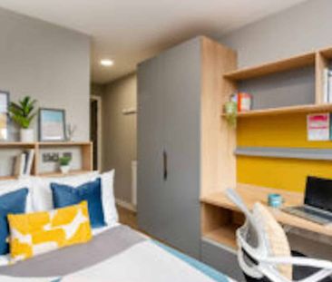 Bedroom Bronze (Shared Bathroom) - Photo 5