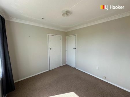 Three bedroom home in Green Island - Photo 2