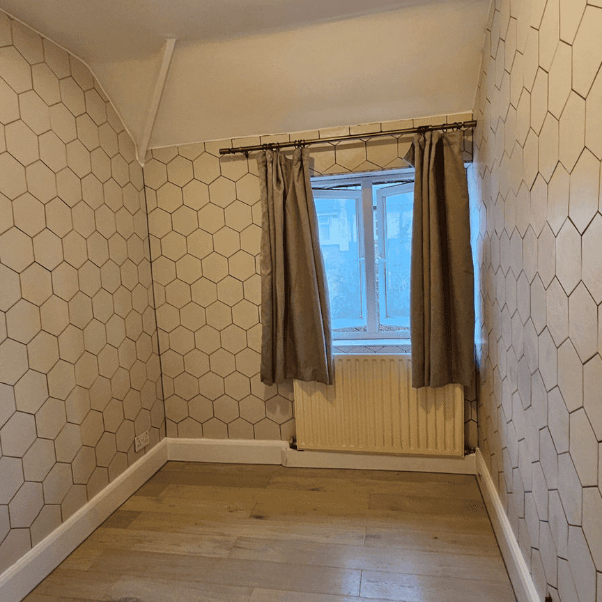 Coteford Street, London, SW17 - Photo 1