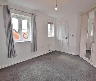 3 bedroom detached house to rent - Photo 3