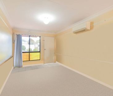 Neat and tidy 2 bedroom in Mount Lofty! - Photo 1