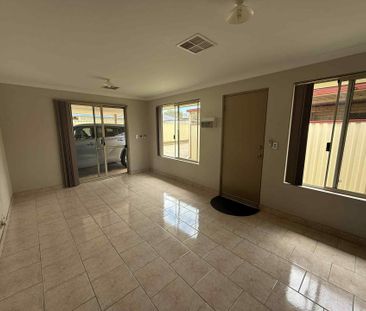 Low Maintenance, Modern Living - Photo 3