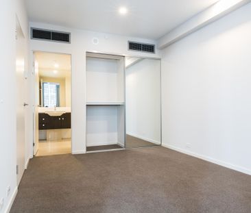 East Perth - Photo 4