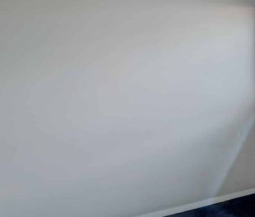 Great location And Tidy Two Bedroom Townhouse - Photo 4