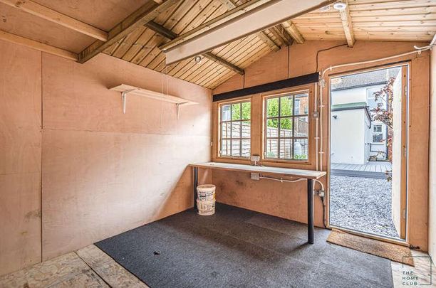 Denzil Road, Guildford, GU2 - Photo 1