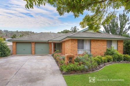 SPACIOUS THREE BEDROOM HOME IN POPULAR NORRIS PARK! - Photo 4