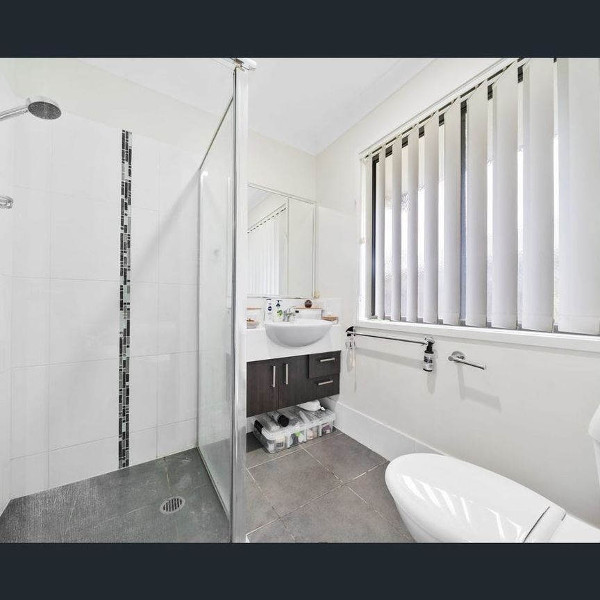 Modern duplex - Photo 1