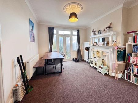 3 bedroom semi-detached house to rent - Photo 2