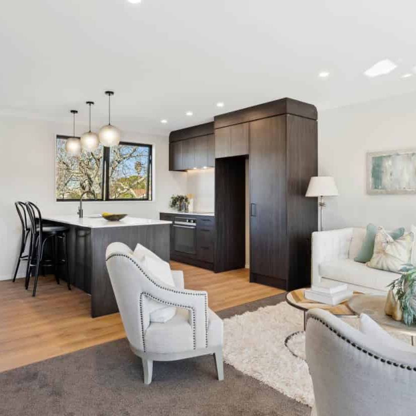 Stylish & Convenient Terrace Townhouse!! - Photo 1