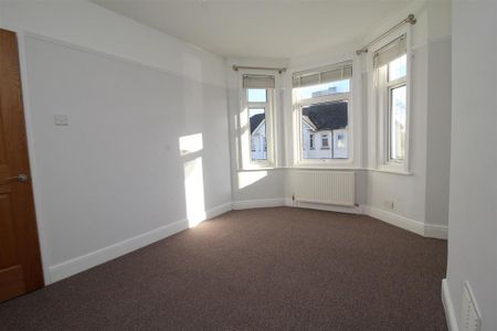 3 bedroom end of terrace house to rent - Photo 5